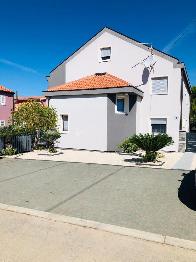 Apartment Miaantonia Vrsi Luaran gambar