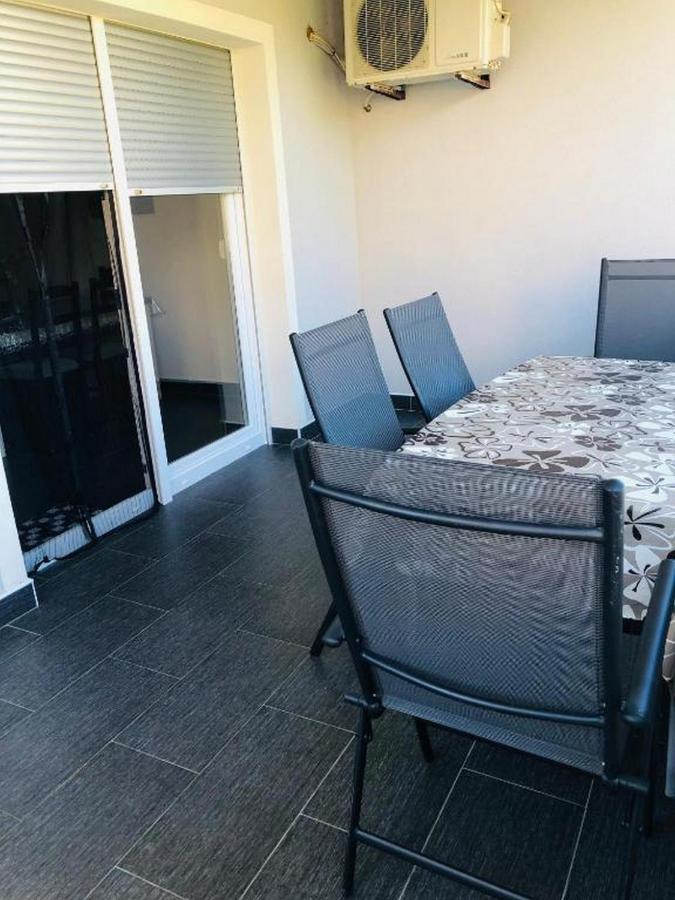 Apartment Miaantonia Vrsi Luaran gambar