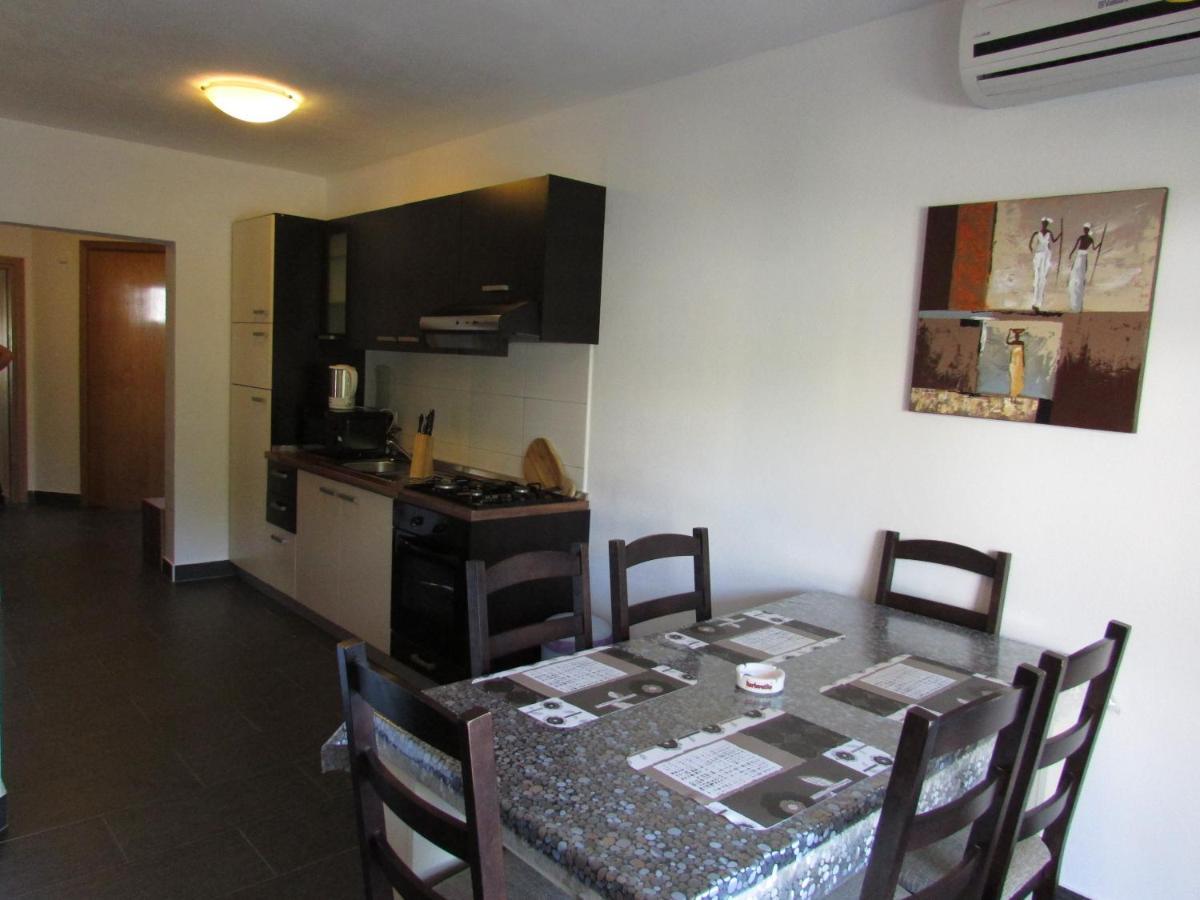 Apartment Miaantonia Vrsi Luaran gambar