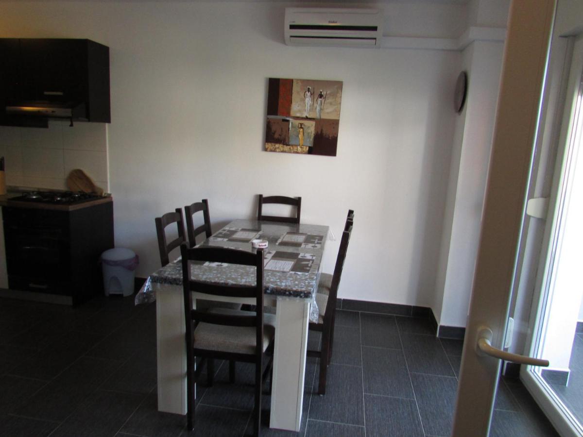 Apartment Miaantonia Vrsi Luaran gambar