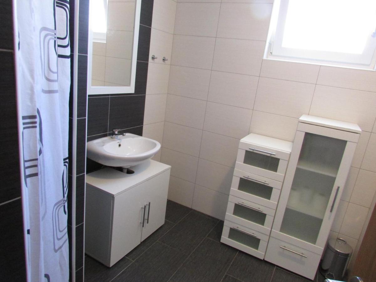 Apartment Miaantonia Vrsi Luaran gambar