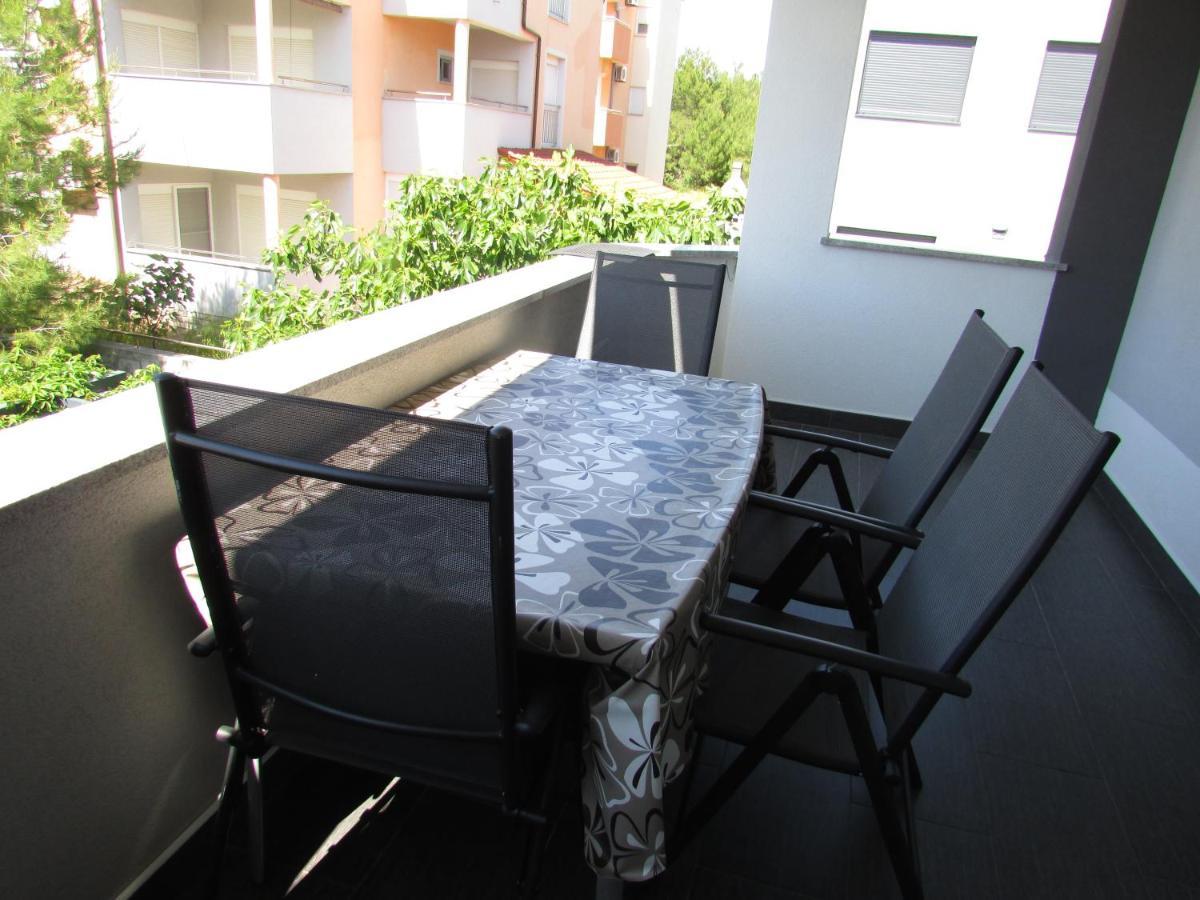 Apartment Miaantonia Vrsi Luaran gambar