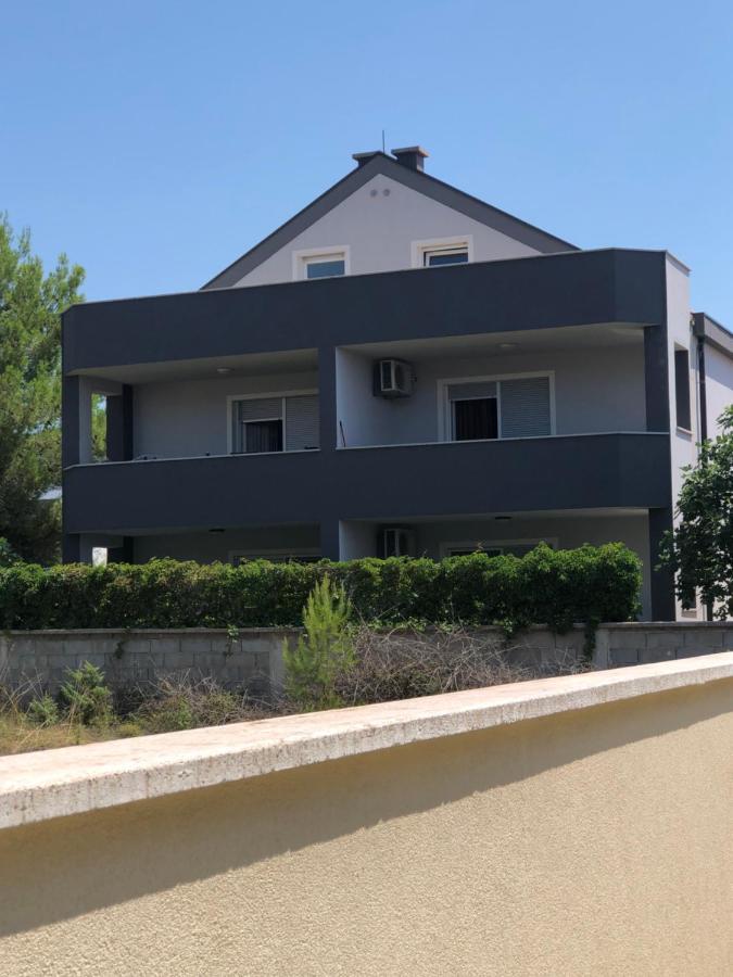 Apartment Miaantonia Vrsi Luaran gambar